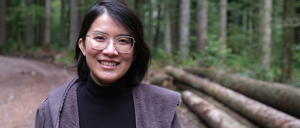 Thuy Nga Trinh genießt die frische Waldluft - Fotograf: Markus Trinh